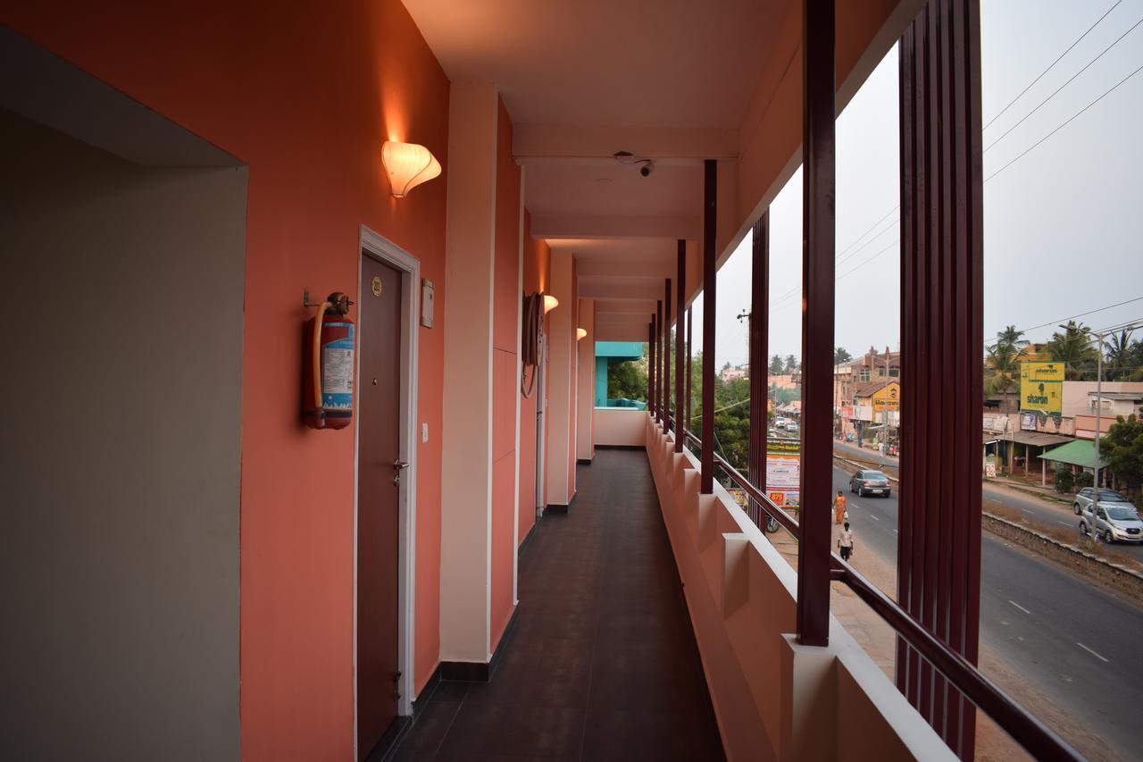 Ak Sea View Residency Hotel Пондичери Екстериор снимка
